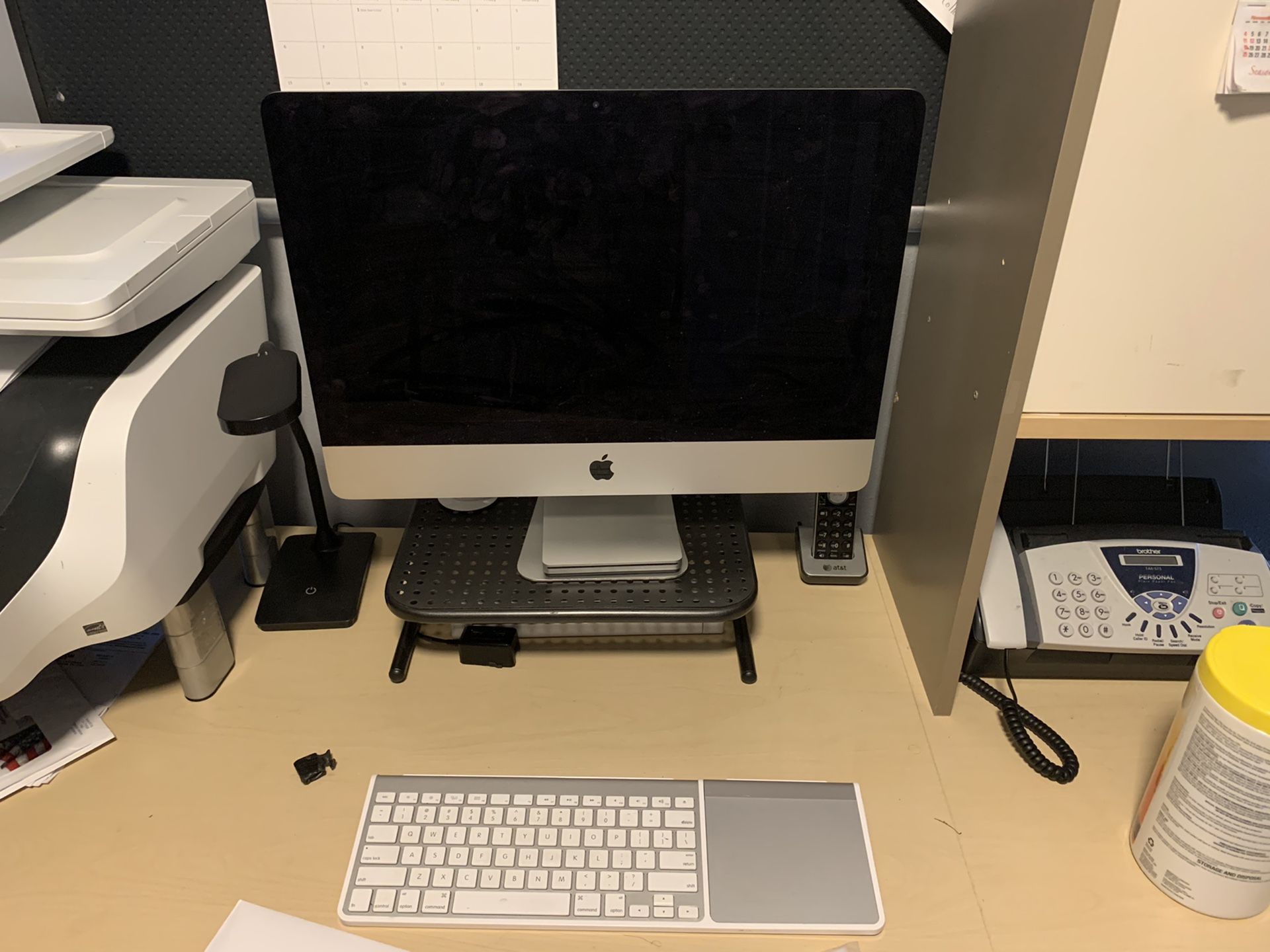 2014 Apple Computer 21 x 15” inch screen trackpad disk drive and Mouse.