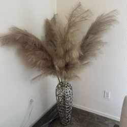 Pampas Grass Stem And  Vase