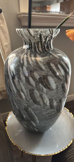 Glass Vase Asking $25