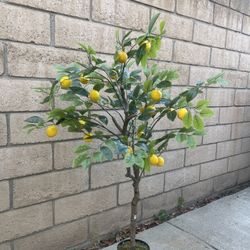 Romantic Season 4FT Artificial Lemon Tree, Fake Lemon Plant Pre Potted Faux Lemon Tree Plastic Lemon Fruit Tree for Home House Office Décor