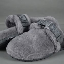NEW- Men Ugg Fluff IT Slippers Slides Size 9