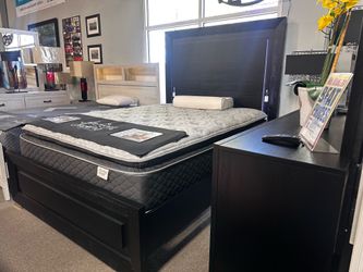 Stunning black bedroom set! $1799 🏠🖤✨