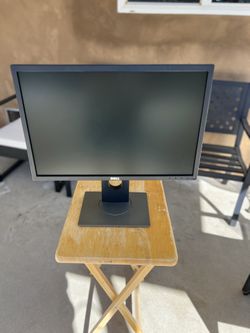 Dell P2217 22” inch Widescreen Monitor 