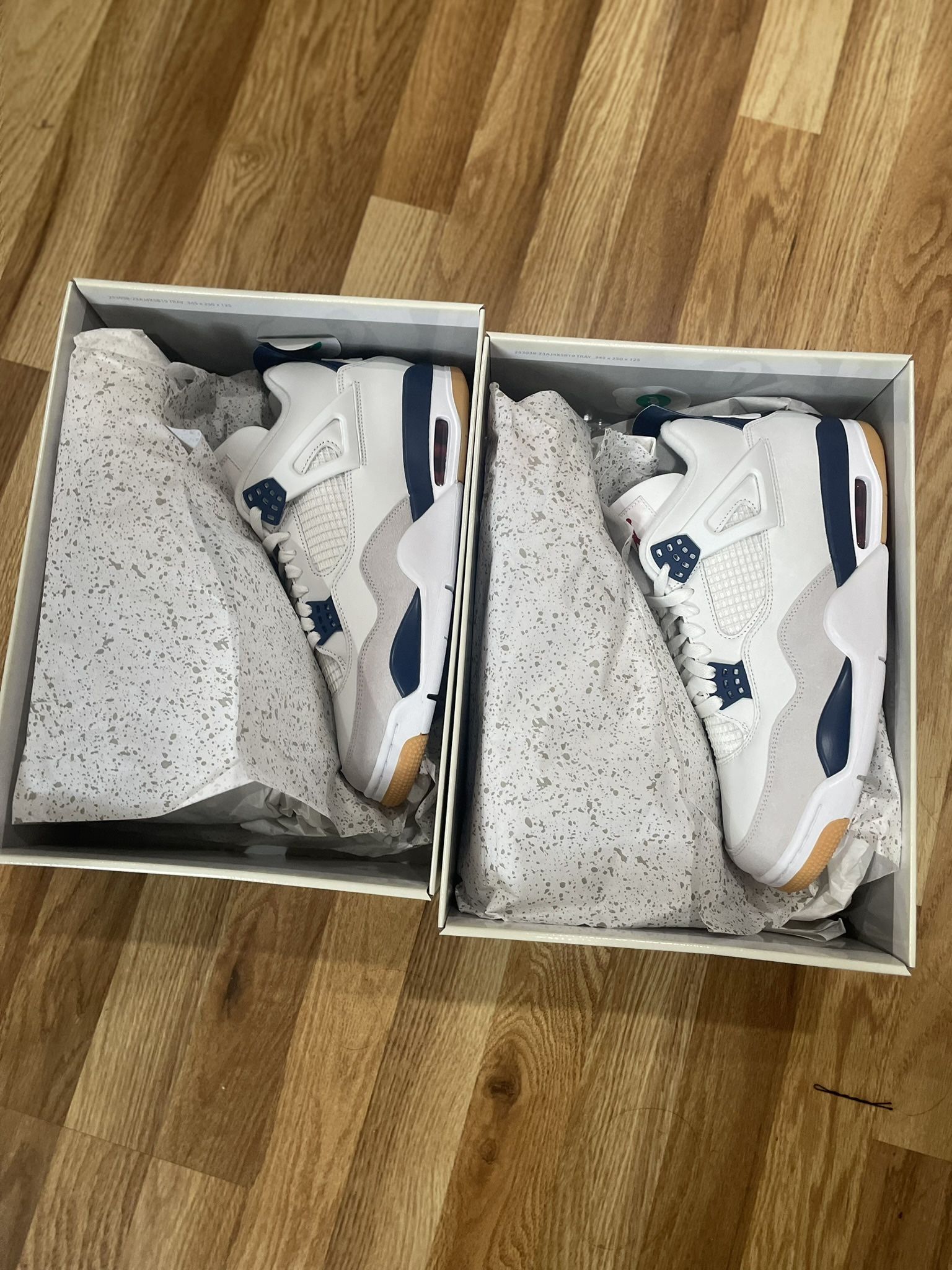 Sb Navy Jordan 4