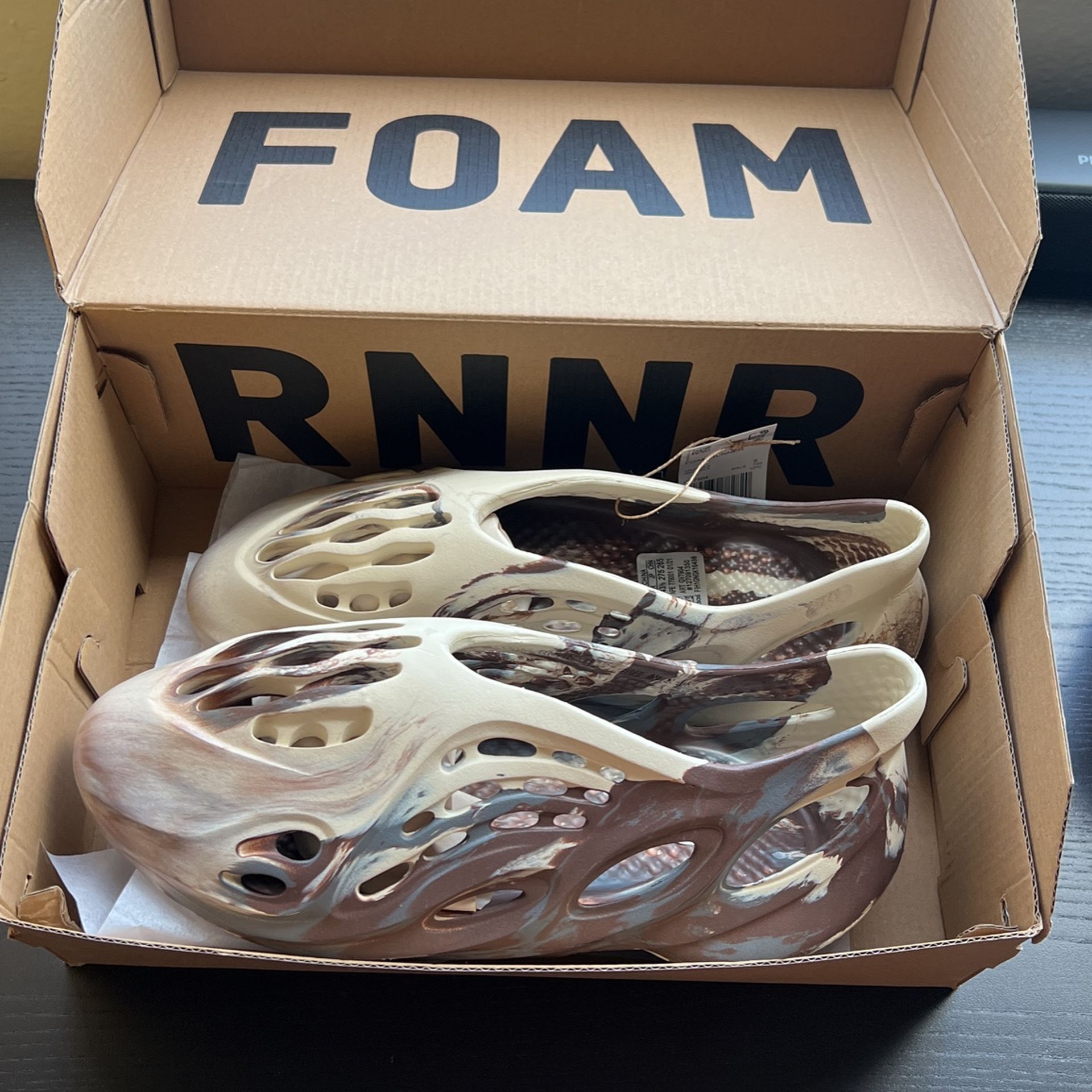 Yeezy Foam Runners Mx Cream Clay Size 9