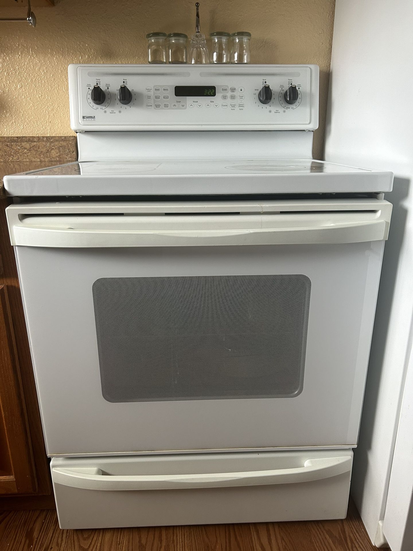 KENMORE ELITE, Almost new electric Stove 