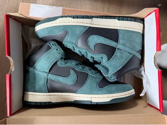 DS NIKE SPRUCE GREEN DUNK HIGHS!