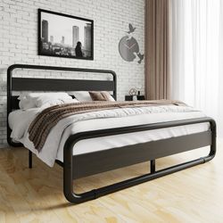 Queen Platform Bed with Rustic Wooden Headboard and Footrest, Black Oak GO MINIMALIST - Less is more, especially with this modern and stru