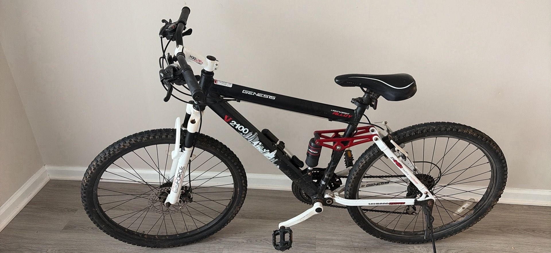 26” Genesis V2100 Mountain Bike