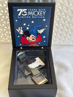 Disney Mickey Mouse  w a t c h