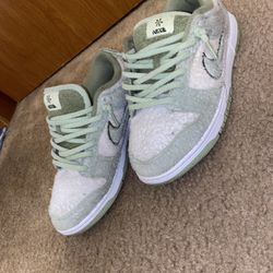 Nike Fleece Dunks Size 9W 