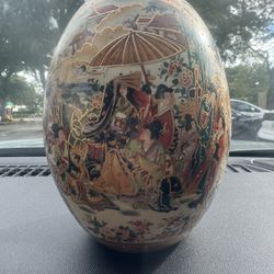 Satsuma Gold Porcelain Egg