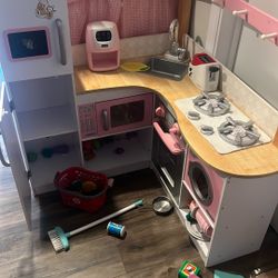 Kid Play Kitchen