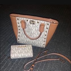 MK MICHAEL KORS PURSE & MATCHING WALLET & CROSSBODY STRAP