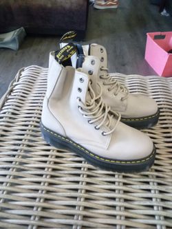 Dr. Martins Air Wair