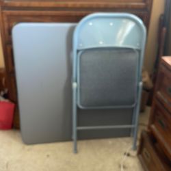 Poker Table And 3 Chairs 