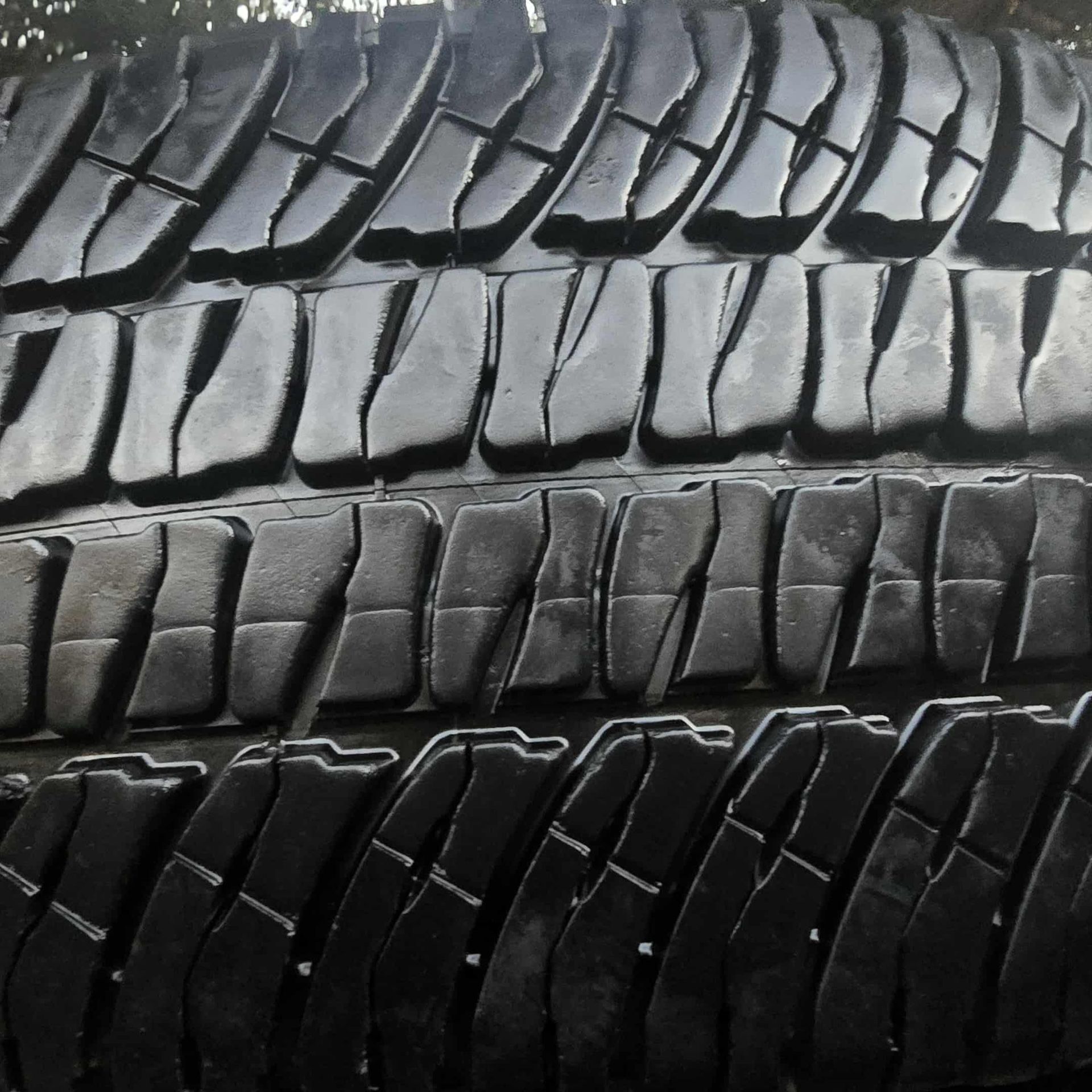 4 MICHELIN LT275-65R20 LODE E $600