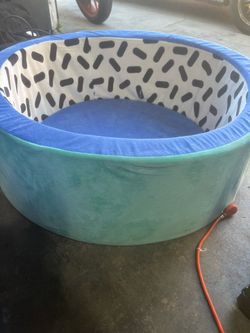 Washable ball pit