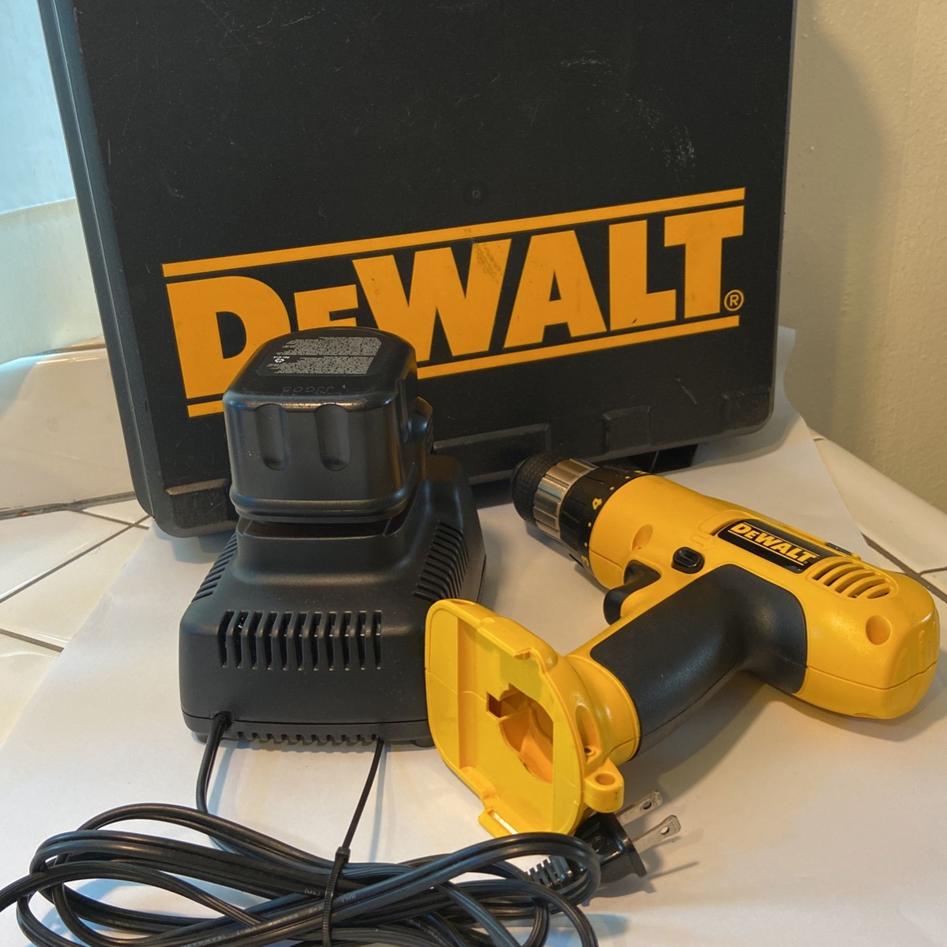 DEWALT DW 972 Cordless Drill Driver Battery Battery Charger and Case for Sale in Seattle WA OfferUp