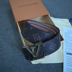 Brown lv belt size 32-34 