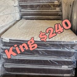 New King Plush Pillow Top/Colchones 