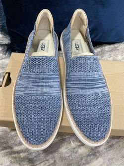 New Ugg’s Slip on Snickers 8.5 $60