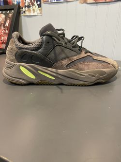 Adidas Yeezy Boost 700 