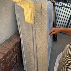 Used Queen Mattress and box spring  Make A Offer 