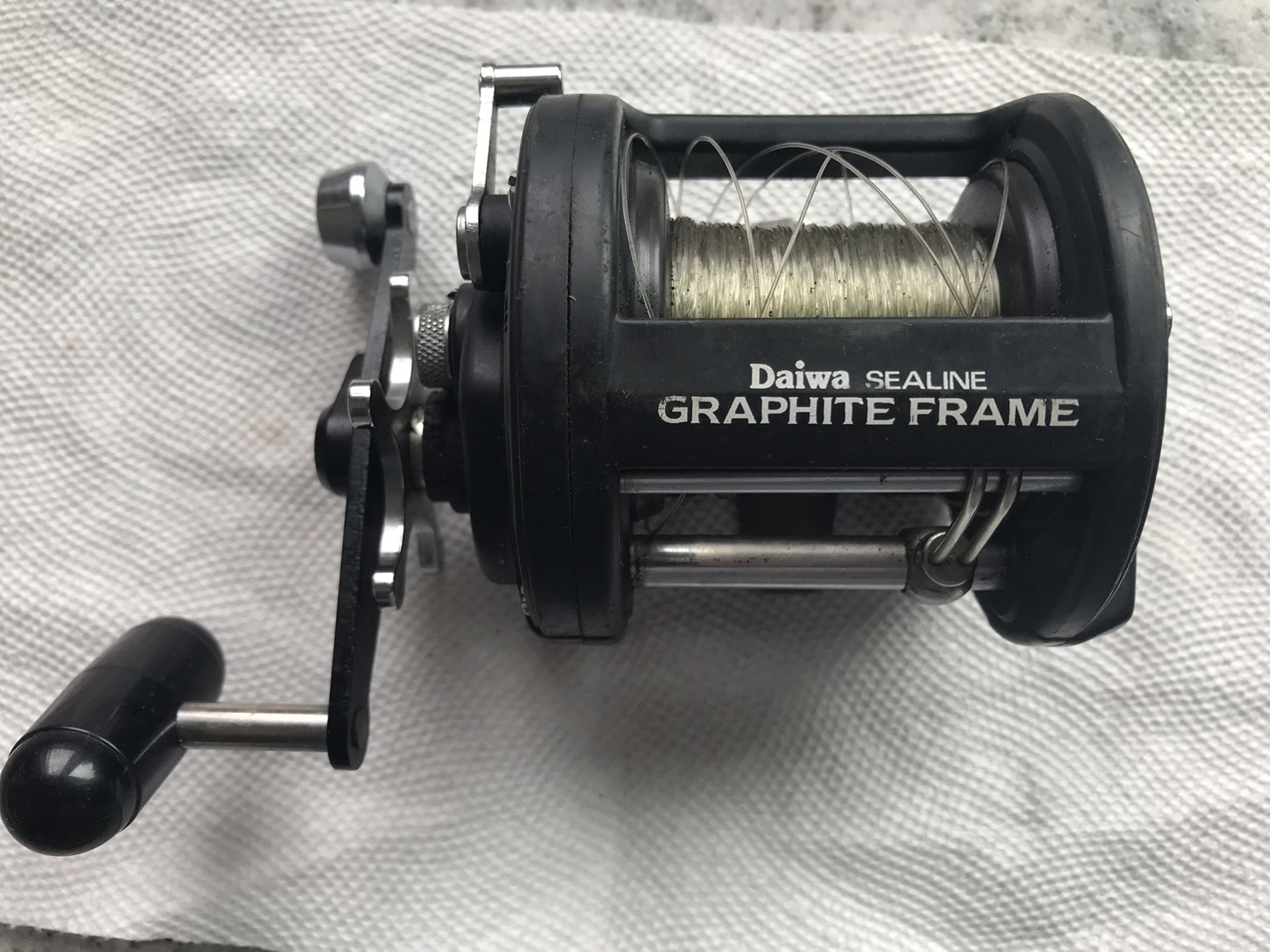 Daiwa Sealine Graphite Frame Reel