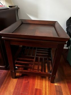 Cherry Wood End Table 