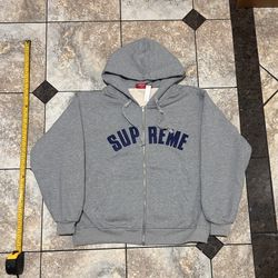Supreme Hoodie Size Medium 