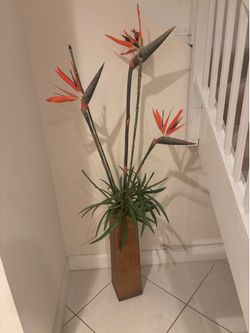 Home accent pieces and artwork