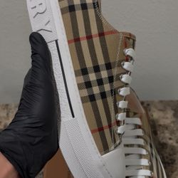 Burbery Converse 