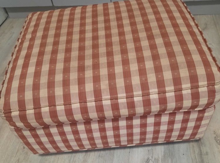 Rolling Ottoman
