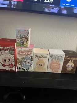 Pop Mart Labubu's 