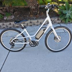 Trek Lyft Women's Shimano Steps Mid Drive eBike (Small Frame)