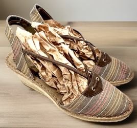 Discounted Prices! Hush Puppies/Soft Style Biscayne Bay Espadrille Sandals