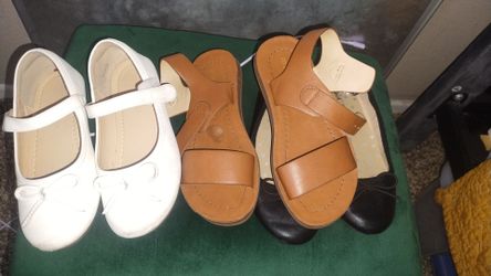 Zapatos y ropa de alberca