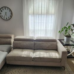 Free ASAP Sectional 2 Seat Peace -DM for Adress