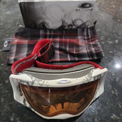 Oakley Snow Goggles NWT - 1 Pair Available