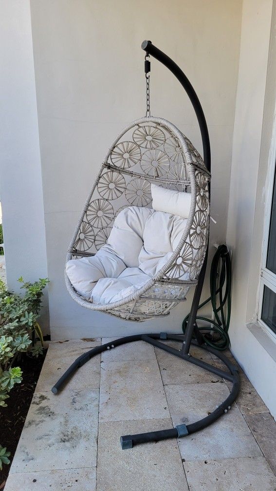 Hanging Chair With Base