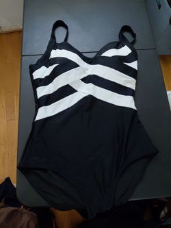 Size Large New 1 piece bathing suit