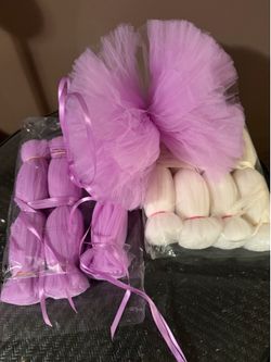 LOT OF 8 NEW TULLE POM POM GARLAND 4 PURPLE & 4 WHITE sell for $9.49 per piece on Amazon $80 Retail