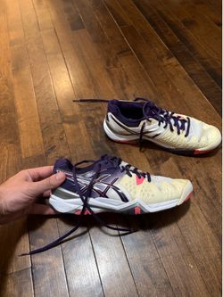 ASICS Gel Resolution tennis shoes in good condition.
