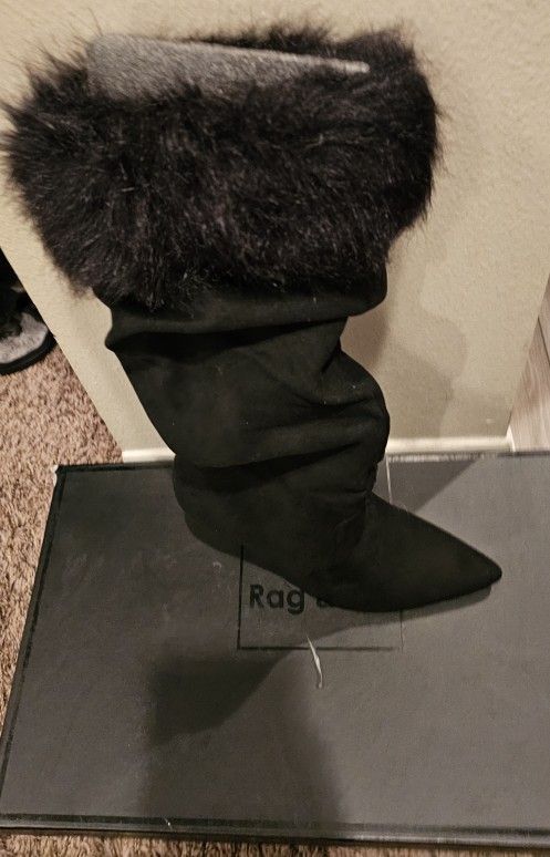 Black Boots With Fur