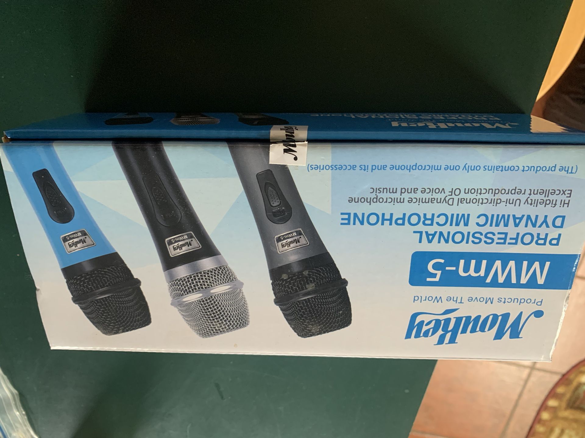 Microphone