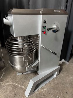 60 Quart Mixer Univex SRM60+ With Stainless Steel Bowl & 3 Attachments 220V #4143