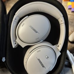 Bose QC45 Headphones 