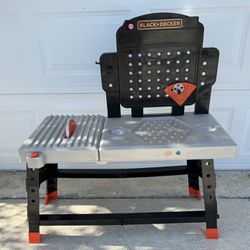 Black & Decker Play Tool Bench With Table Saw With Tools