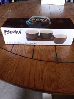 Three bowl compliment set with tray